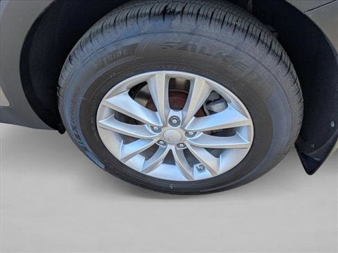 Used 2017 Kia Sorento LX AWD/4WD image 9