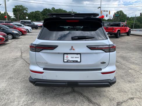 New 2025 Mitsubishi Outlander Trail Edition image 3