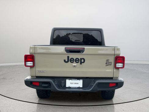 Used 2022 Jeep Gladiator Sport AWD/4WD image 8