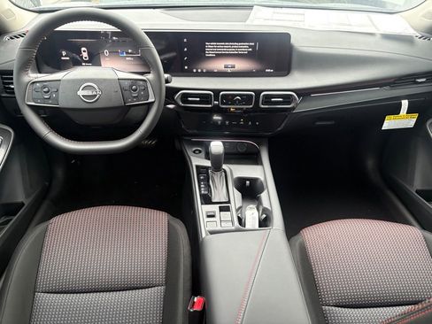 New 2026 Nissan Sentra SR FWD image 10