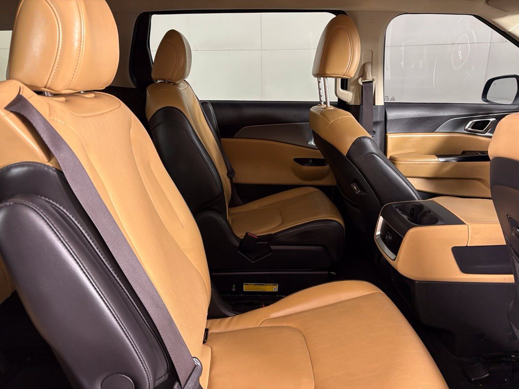 Used 2022 Kia Carnival LX FWD image 15