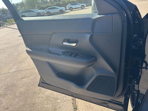 Used 2025 Nissan Kicks SV image 20