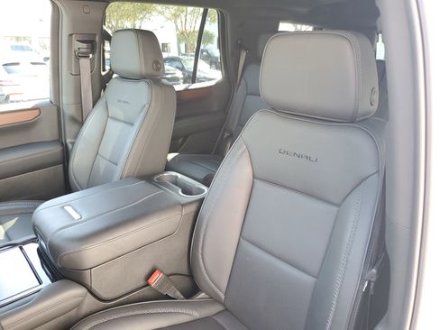 Used 2025 GMC Yukon Denali image 19