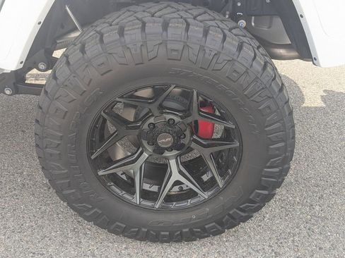 New 2026 Jeep Gladiator Sport AWD/4WD image 11