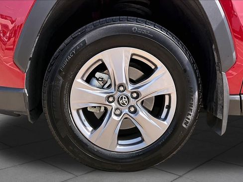 Used 2025 Toyota RAV4 XLE w/ Convenience Package FWD image 11