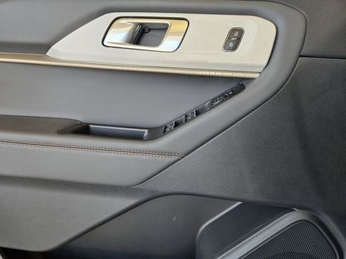 New 2026 Ford Explorer Active w/ Active Comfort Package image 17