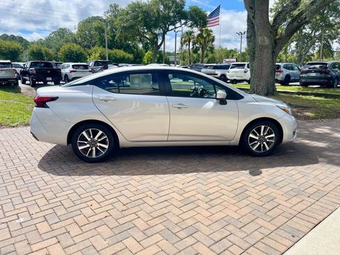 Used 2023 Nissan Versa SV image 6