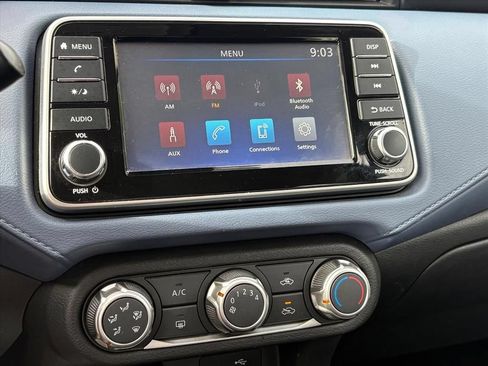 Used 2023 Nissan Versa SV FWD image 11