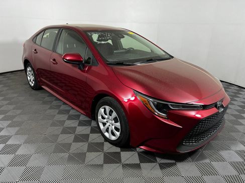 Used 2025 Toyota Corolla LE FWD image 3