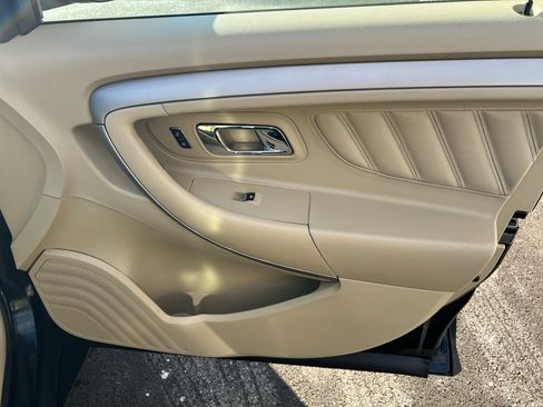 Used 2019 Ford Taurus SEL w/ Equipment Group 201A image 18