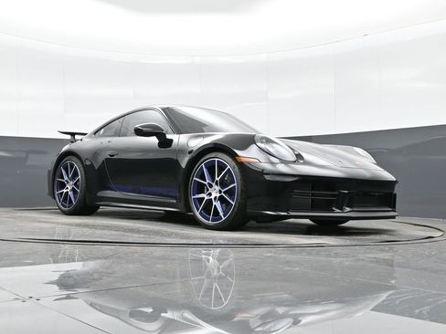 Used 2025 Porsche 911 Carrera T image 40