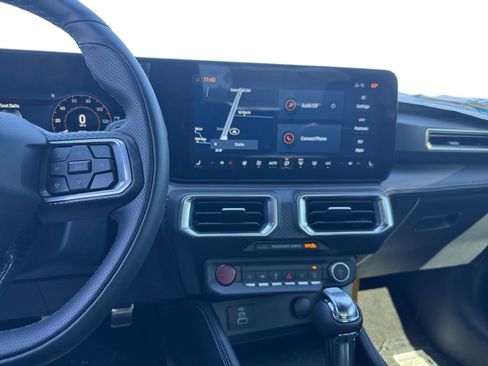 Used 2025 Ford Mustang Premium image 11