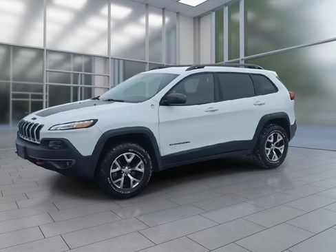 Used 2016 Jeep Cherokee Trailhawk AWD/4WD image 4