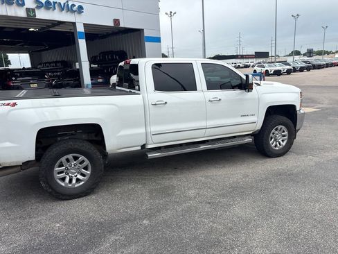 Used 2019 Chevrolet Silverado 2500 LTZ w/ Duramax Plus Package AWD/4WD image 17
