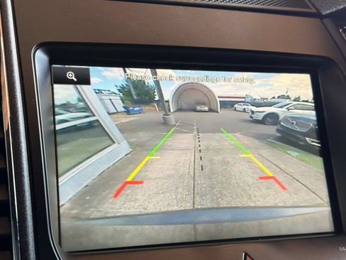 Used 2015 Ford Taurus SEL FWD image 20