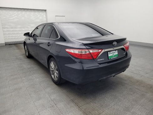 Used 2017 Toyota Camry SE image 5