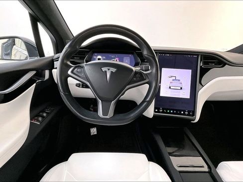 Used 2018 Tesla Model X 75D image 8