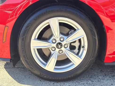 Used 2024 Ford Mustang Coupe image 9