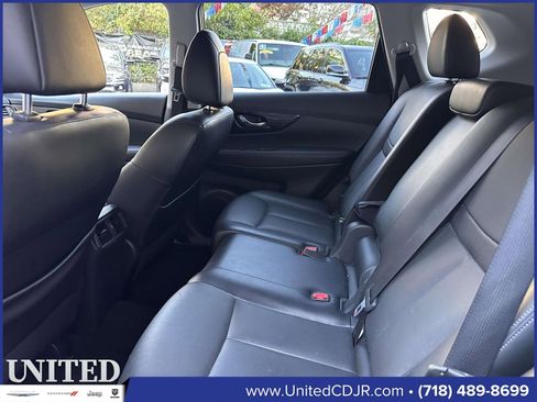 Used 2018 Nissan Rogue SL image 19