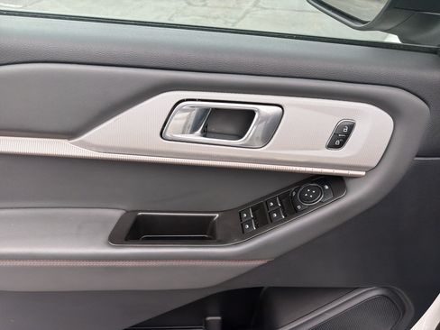 Used 2025 Ford Explorer Active w/ Active Comfort Package AWD/4WD image 20