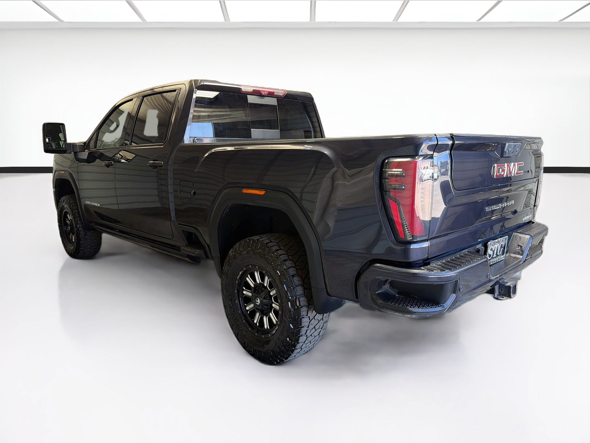 Used 2024 GMC Sierra 2500 AT4 w/ AT4 Premium Plus Package AWD/4WD image 6