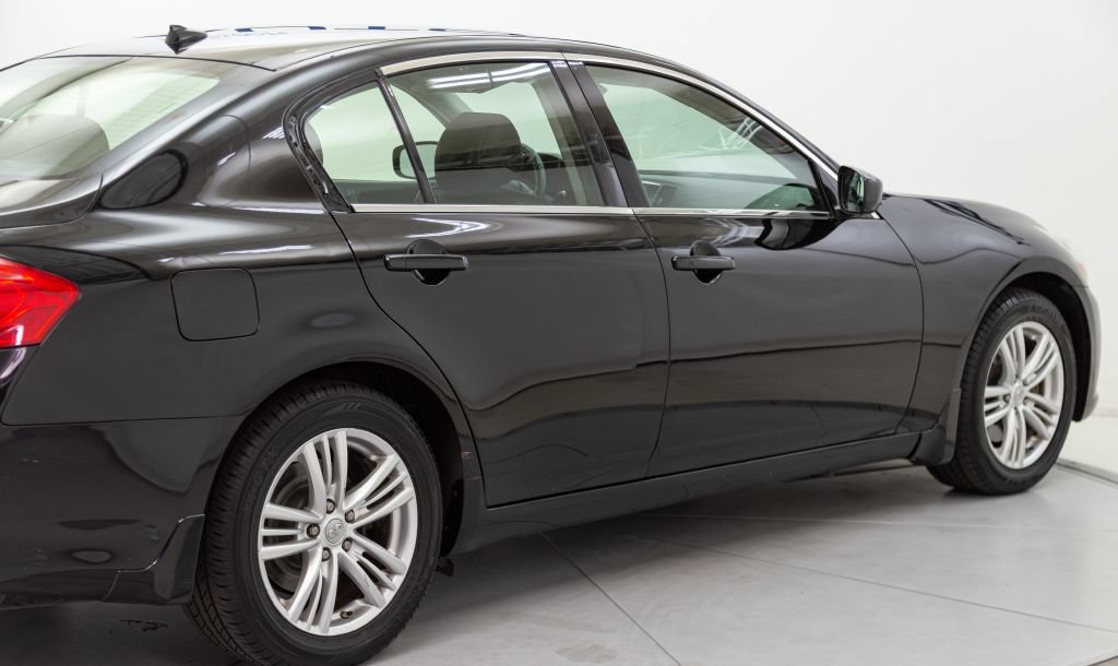 Used 2013 INFINITI G37 x Sedan w/ Premium Pkg AWD/4WD image 16