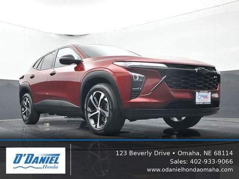 Used 2024 Chevrolet Trax RS w/ Sunroof Package FWD image 14