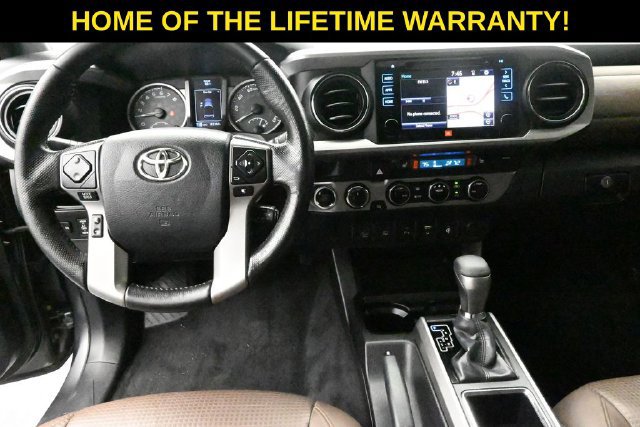 Used 2016 Toyota Tacoma Limited w/ Towing Package AWD/4WD image 15