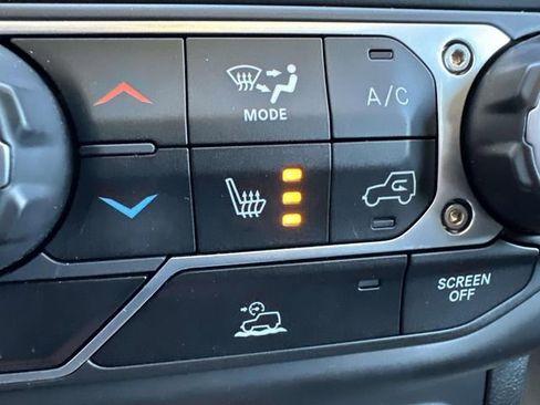 Used 2023 Jeep Wrangler Willys image 32