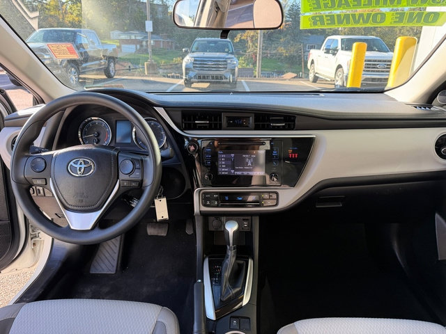 Used 2018 Toyota Corolla LE FWD image 20