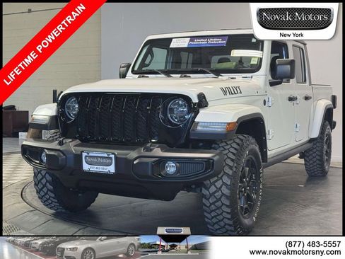 Used 2022 Jeep Gladiator Willys image 4