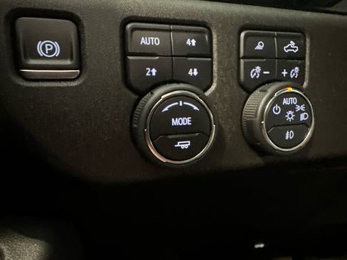 Used 2024 Chevrolet Silverado 1500 LTZ AWD/4WD image 25