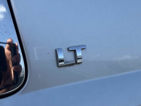 Used 2017 Chevrolet Suburban LT image 29