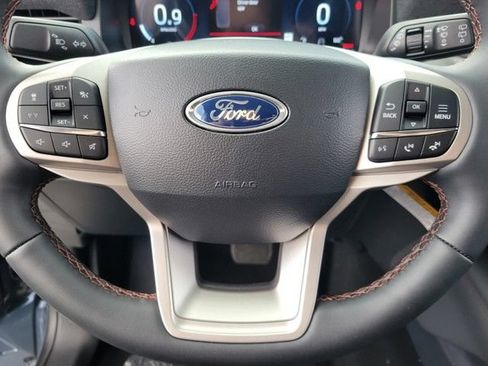 Used 2026 Ford Explorer Active RWD image 19