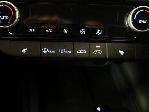 Used 2025 Hyundai Elantra Limited FWD image 49