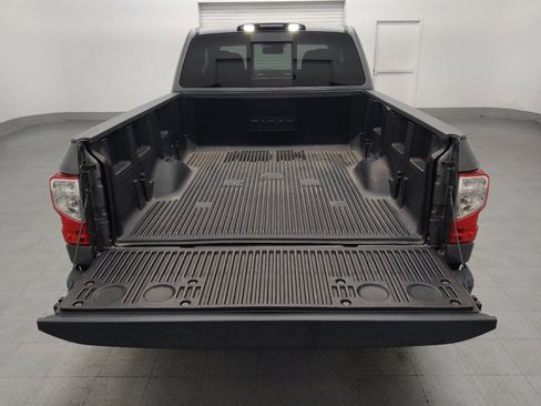 Used 2019 Nissan Titan SV w/ SV Convenience Package AWD/4WD image 29