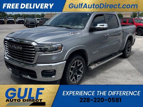 Used 2025 RAM 1500 Laramie AWD/4WD image 3