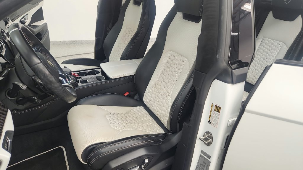 Used 2019 Lamborghini Urus AWD/4WD image 24