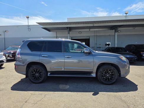Used 2016 Lexus GX 460 w/ Premium Package AWD/4WD image 8