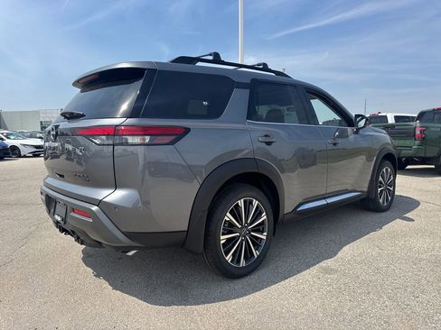 New 2026 Nissan Pathfinder Platinum AWD/4WD image 7