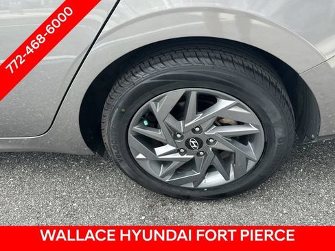 Used 2024 Hyundai Elantra SEL FWD image 11