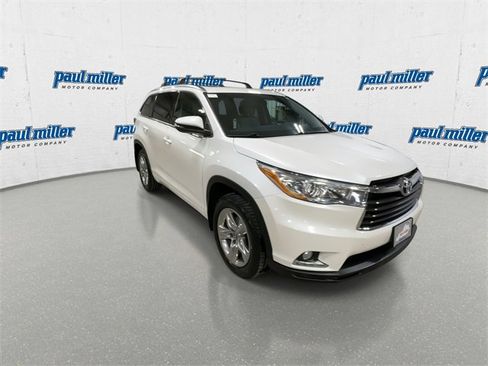 Used 2016 Toyota Highlander Limited image 2