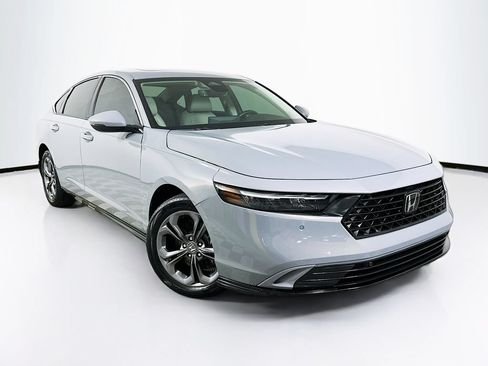 Certified 2025 Honda Accord EX-L image 2