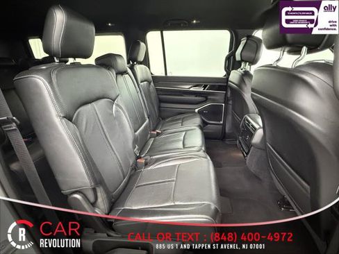 Used 2023 Jeep Wagoneer L Series II image 62