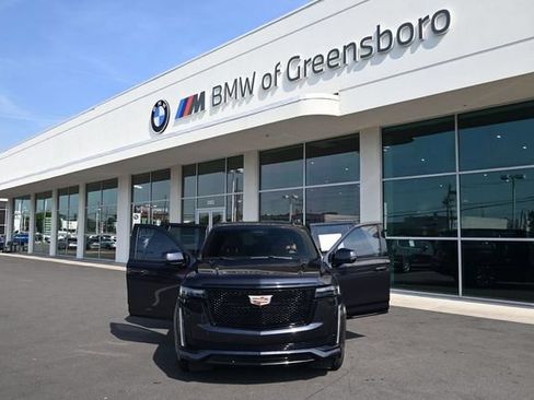 Used 2022 Cadillac Escalade Sport w/ Touring Package AWD/4WD image 29