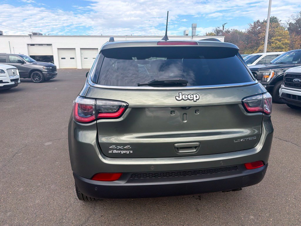 Used 2018 Jeep Compass Limited w/ Navigation Group AWD/4WD image 4
