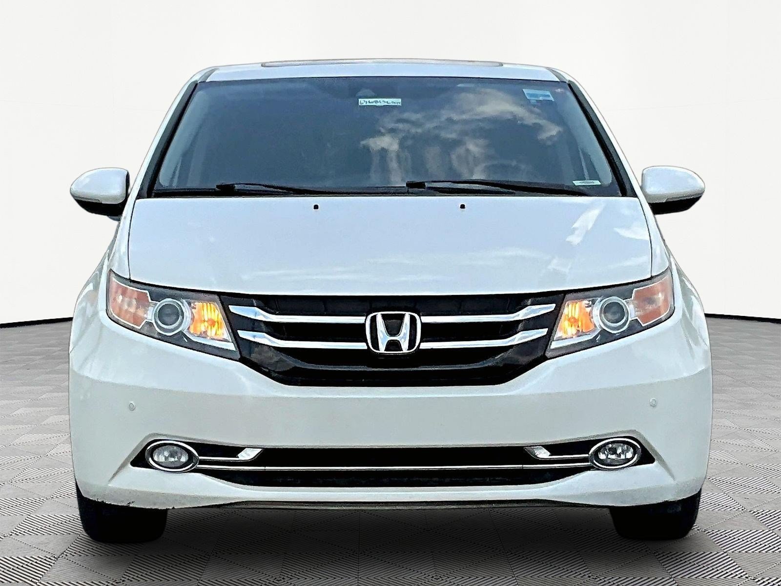 Used 2016 Honda Odyssey Touring Elite image 2