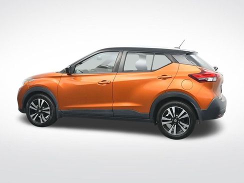Used 2019 Nissan Kicks SV image 10