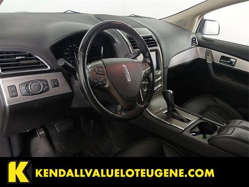 Used 2013 Lincoln MKX Base image 3
