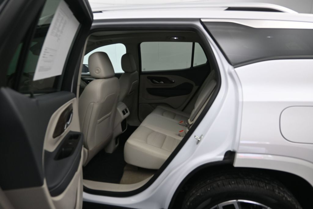 Used 2024 GMC Terrain Denali w/ Denali Premium Package AWD/4WD image 24